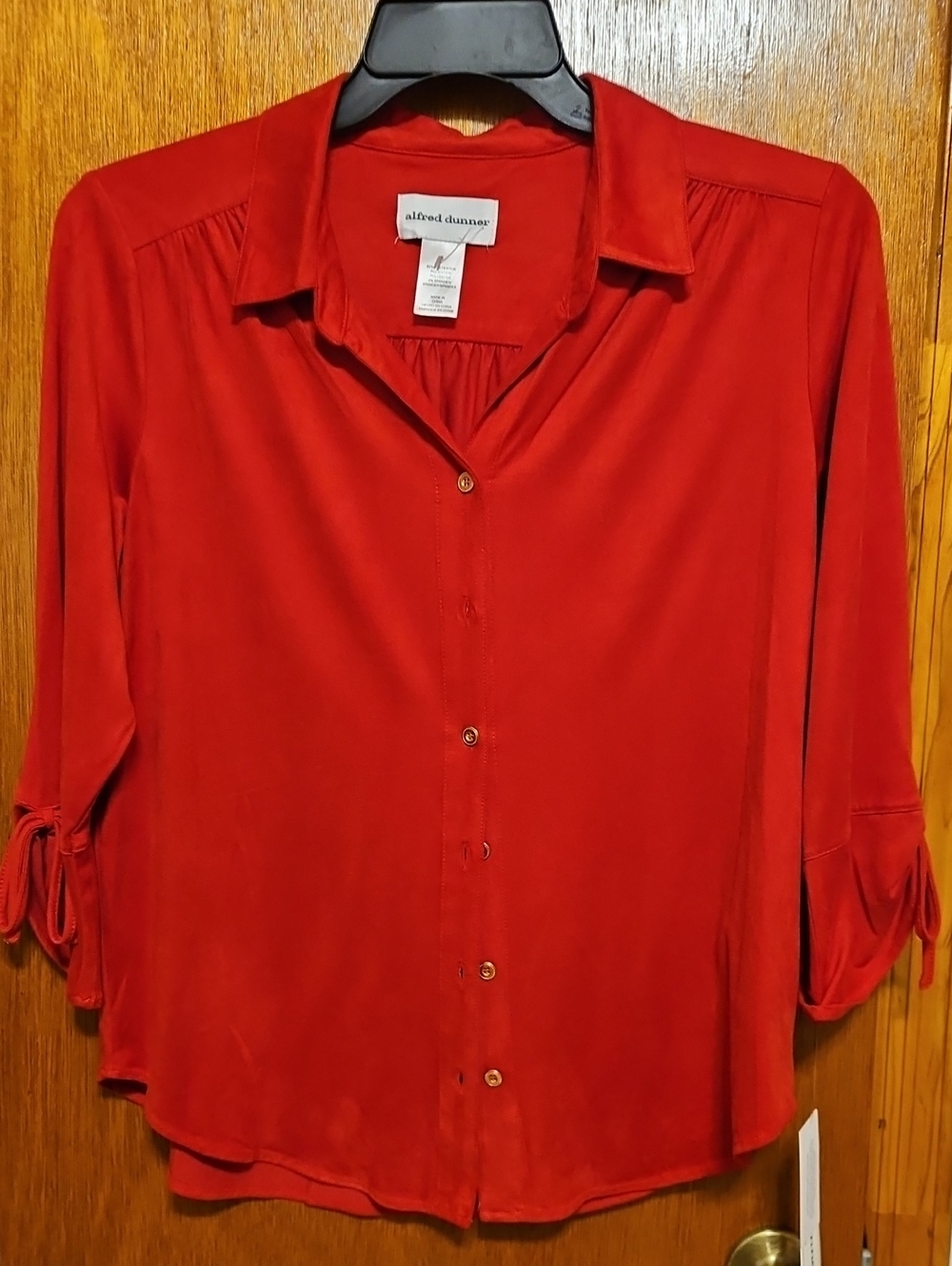 Alfred Dunner red button-front tie-sleeve blouse
